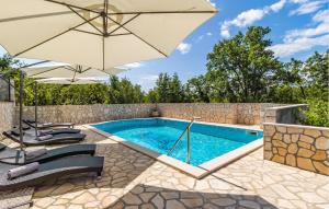 Lovely Apartment In Jadranovo With Wifi