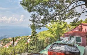 Awesome Home In Brela With Jacuzzi