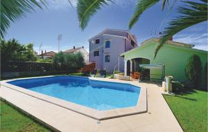 2 Bedroom Beautiful Apartment In Zadar