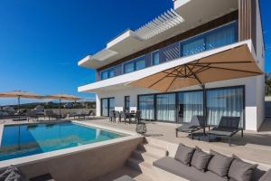 Luxury villa del Sol