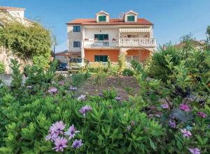 Apartments with a parking space Zablace, Sibenik - 22255