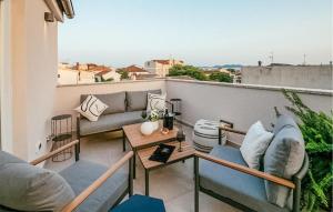 Lovely Apartment In Pakostane With Wifi