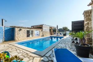 Apartments with a swimming pool Sibenik - 22457