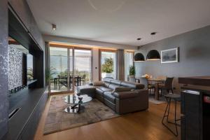 Gray Pearl - Luxury Apartment With Pool