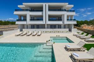 Pool apartments Lux 