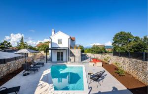 Awesome Home In Lakmartin