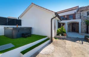 Lovely Home In Slivnica With Wifi