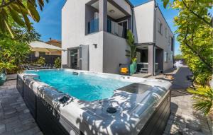 Stunning Home In Biograd