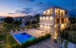 Gorgeous Apartment In Omisalj