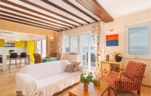 3 Bedroom Lovely Apartment In Jesenice