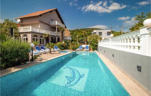 6 Bedroom Beautiful Home In Crikvenica