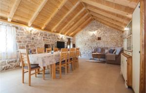 Lovely Home In Lozovac With Wifi