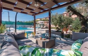 Awesome Apartment In Banjole With Wifi