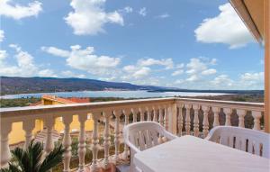 Beautiful Apartment In Kornic With Kitchen