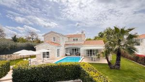 Villa Nina Exclusive mit Pool und Meerblick