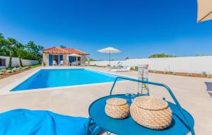 Amazing Home In Privlaka