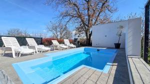 Moderne Villa mit Liegebereich, Grill, Privatpool, Waschmaschine
