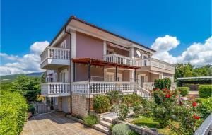 Lovely Apartment In Jadranovo With Wifi