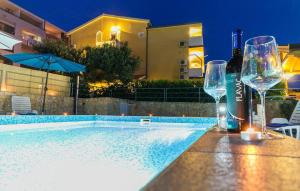 Nice Apartment In Makarska