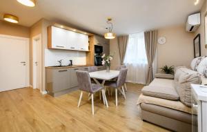Lovely Apartment In Split With Wifi