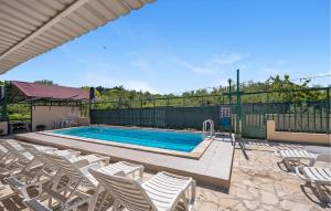 Stunning Apartment In Dubravice