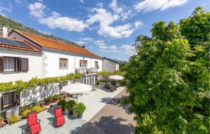 2 Bedroom Stunning Home In Drivenik