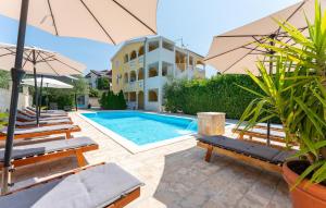 Beautiful Apartment In Pakostane