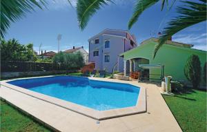 2 Bedroom Lovely Apartment In Zadar