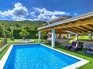 Holiday Home Nicole by Interhome