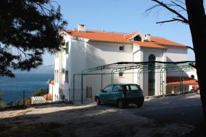 Apartments by the sea Balica Rat, Omis - 4868