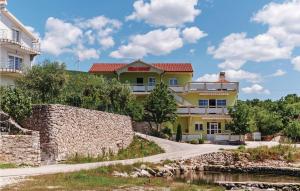Cozy Apartment In Ribnica-Krusevo With Kitchen