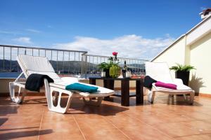 Penthouse Paulina - Large Sunny Terrace - Seaview - 250m to Beach and Restaurants - Free Parking - T