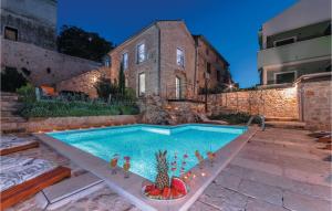 Beautiful Home In Tkon With Outdoor Swimming Pool