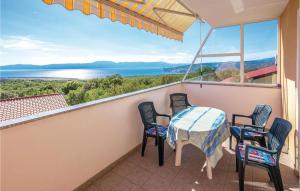 Awesome Apartment In Smrika With House Sea View