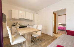 1 Bedroom Beautiful Apartment In Lopar