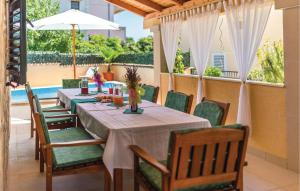 Awesome Home In Brodarica With Kitchen
