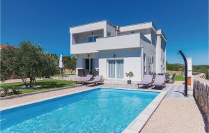 Cozy Home In Zaton With Outdoor Swimming Pool