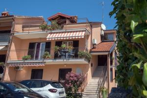 Apartments with parking space Umag - 2529