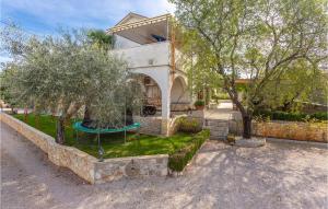 3 Bedroom Awesome Apartment In Malinska