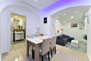 Apartment Frenki- Tkalčićeva -self check in-free parking