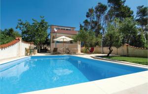 2 Bedroom Gorgeous Home In Banjol