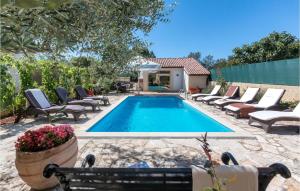 Lovely Apartment In Pula With Wifi