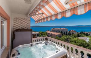 Beautiful Apartment In Crikvenica With Jacuzzi