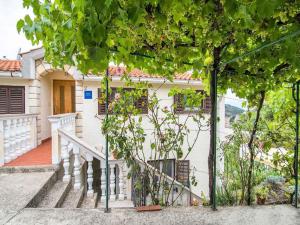 Apartment in Vrbnik/Insel Krk 13622