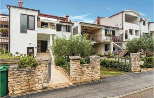 Gorgeous Apartment In Porec With Kitchen