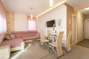 Apartment SARA - free parking for 2 cars 