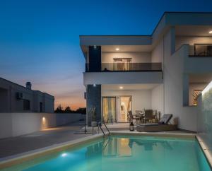 HOLIDAY HOME VENTUM