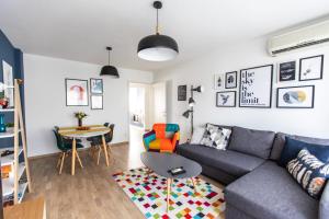Blue Sky Apartment 
