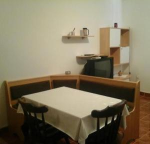 (4890-3) Apartment in Metajna with balcony, air conditioning, WiFi