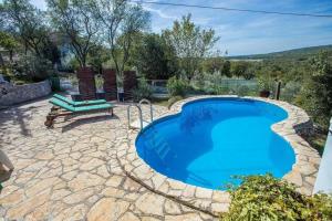 Holiday Home Deborah with Private Pool